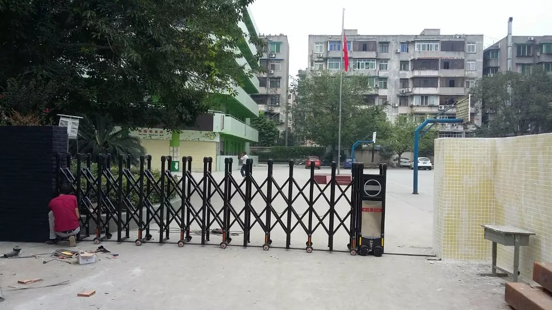 肇庆高要区肇庆高要区深圳市伸缩门