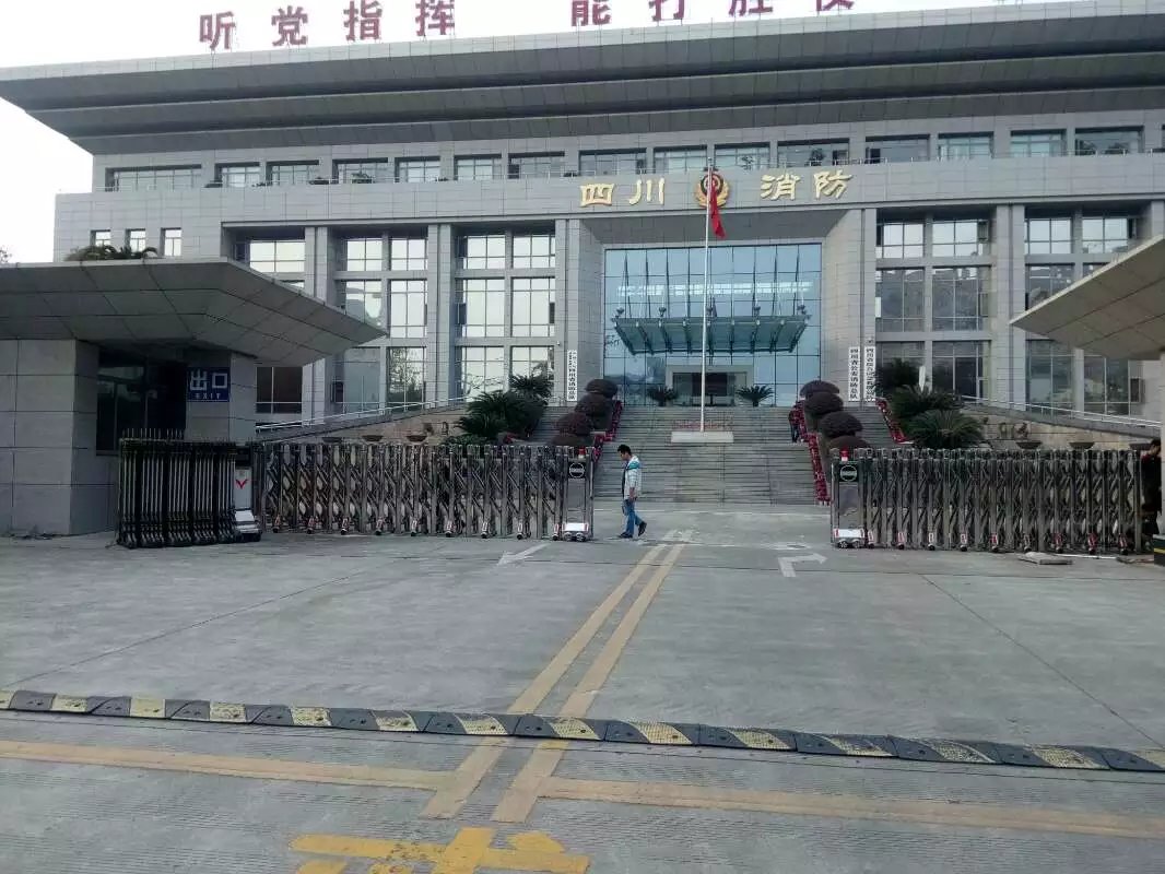 肇庆高要区肇庆高要区四川消防总队伸缩门